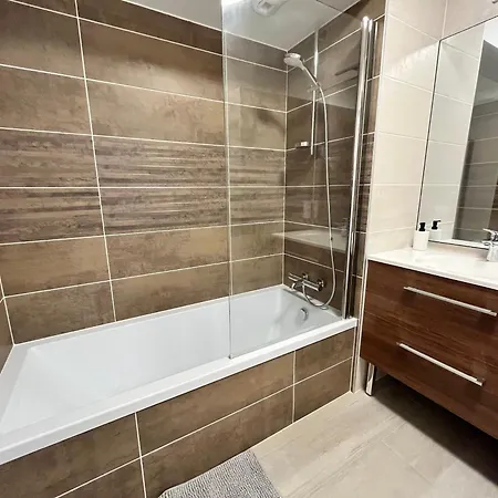 Duplex Elegant Au Centre, Vue Vallee, Confort Moderne - Fr-1-624-185 *